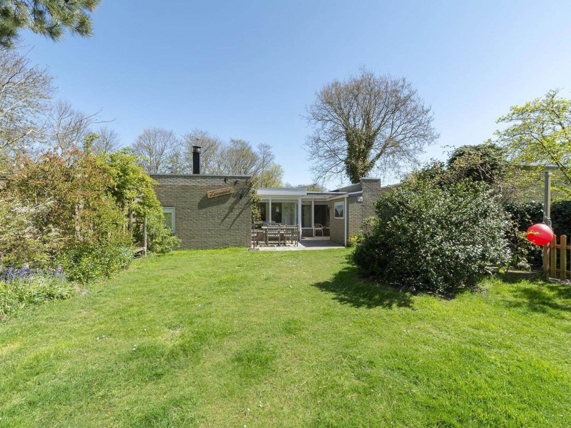 Stylish Bungalow With A Large Garden Sint Maartensvlotbrug Exterior foto