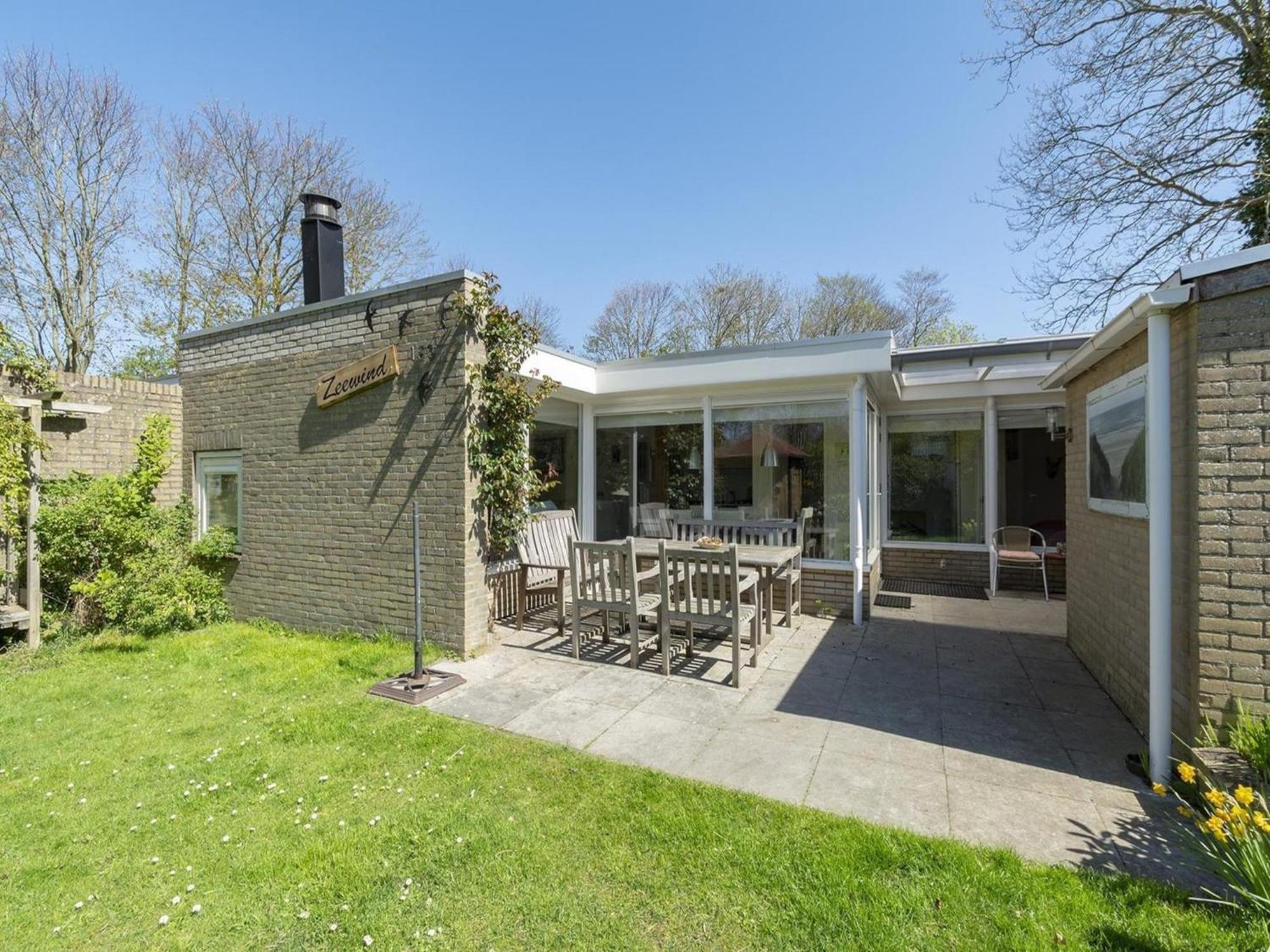 Stylish Bungalow With A Large Garden Sint Maartensvlotbrug Exterior foto