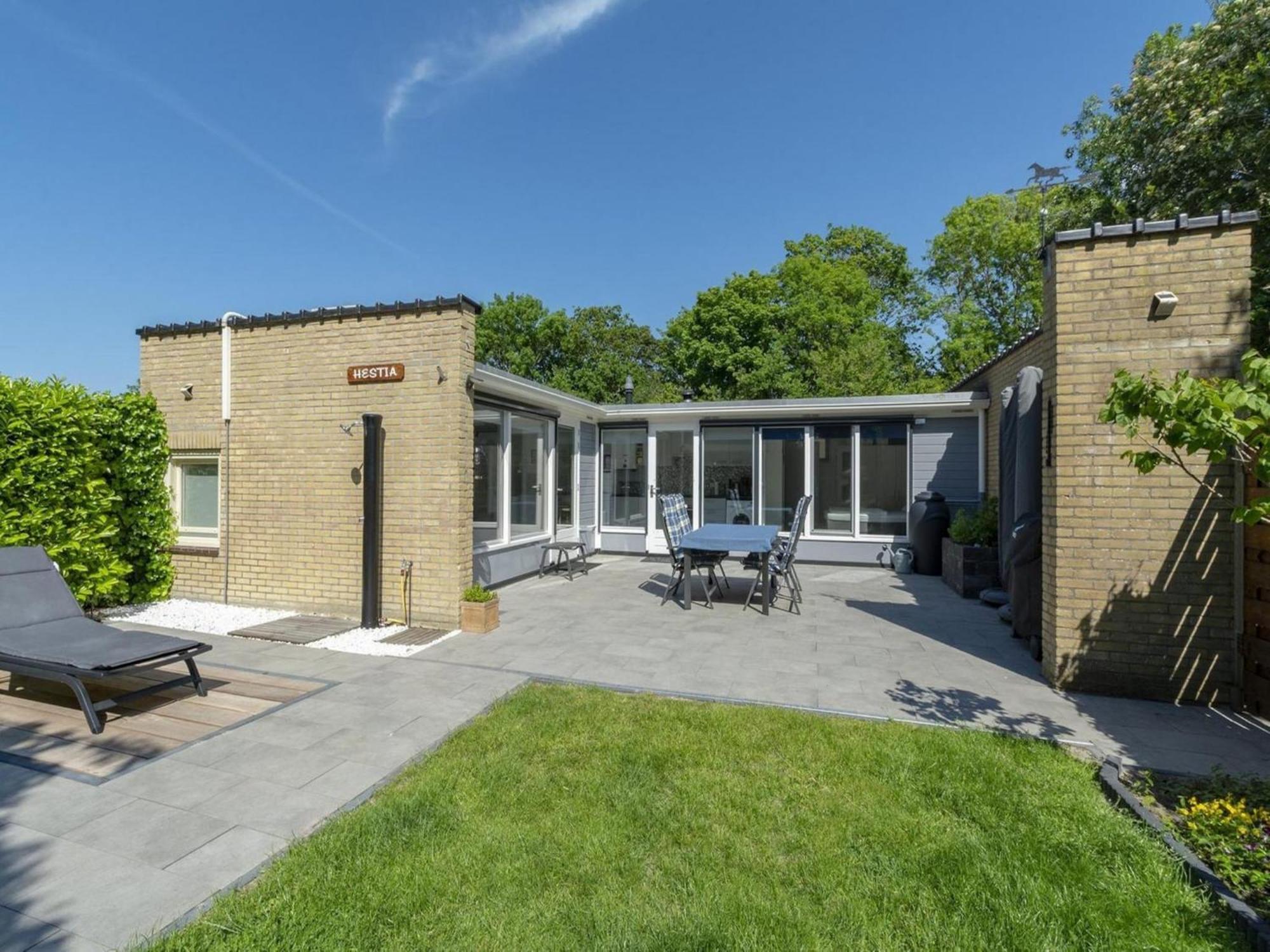 Stylish Bungalow With A Large Garden Sint Maartensvlotbrug Exterior foto